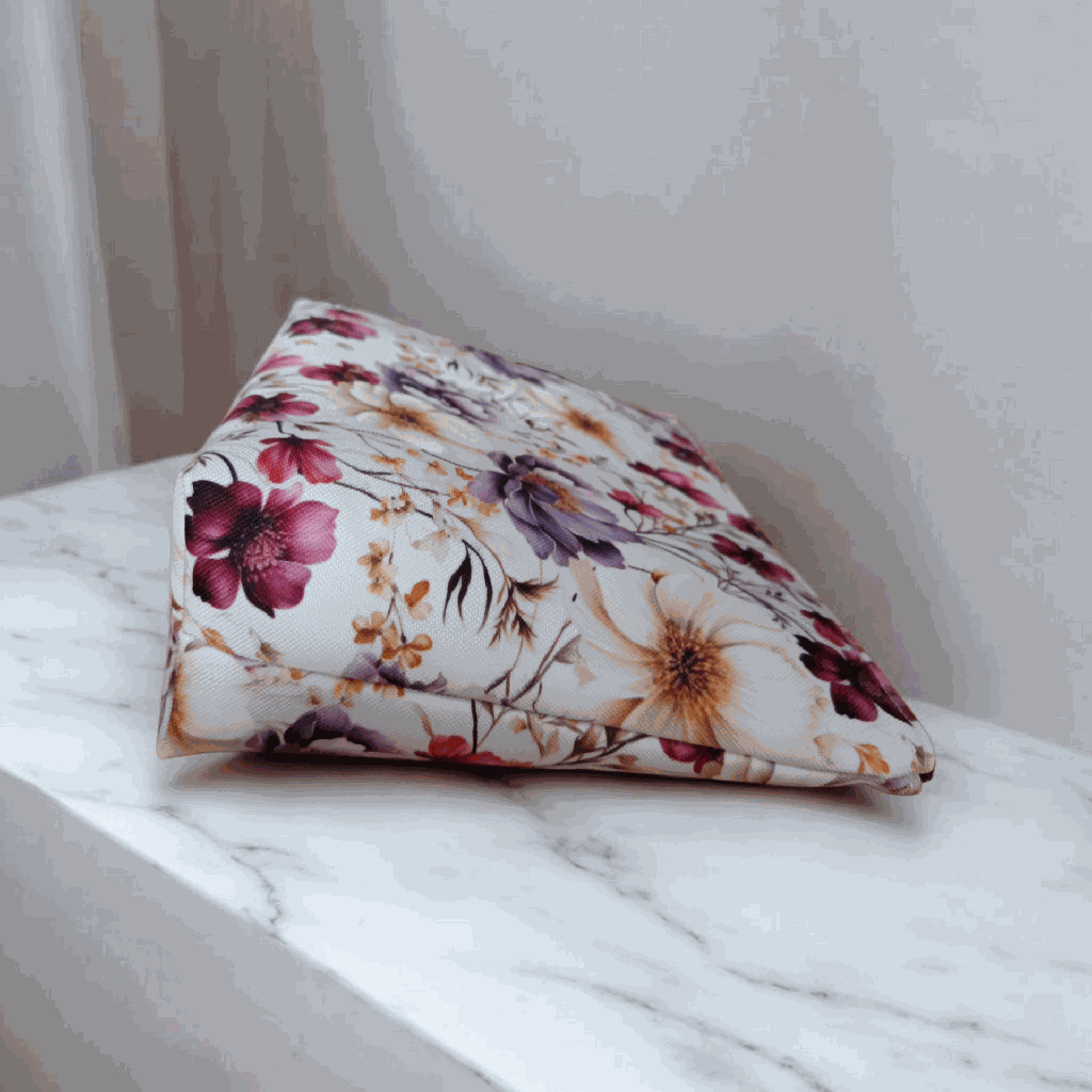 neceser grande de viaje impermeable con diseño floral