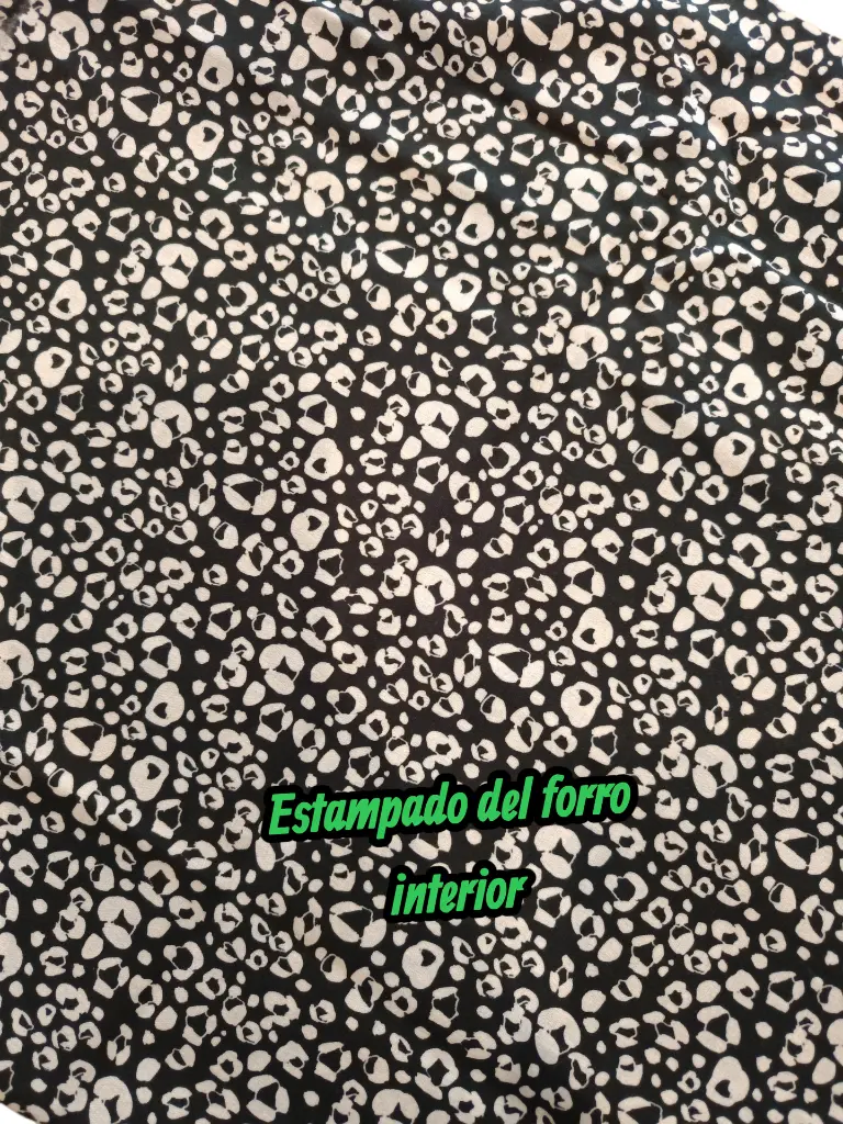 Forro interior  animal print de la bandolera pana negar.