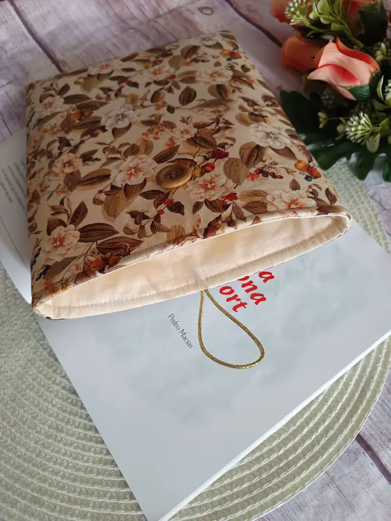 Funda de libro  artesanal