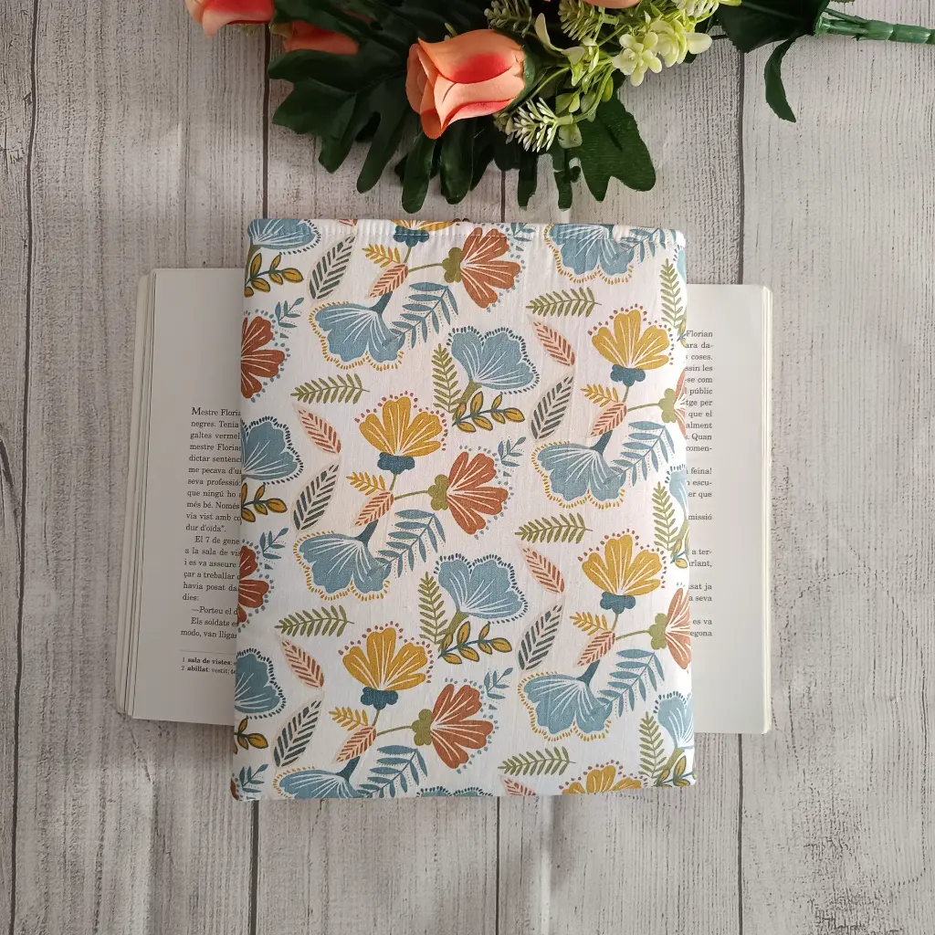 Detalle de la tela de la funda de libro Primavera
