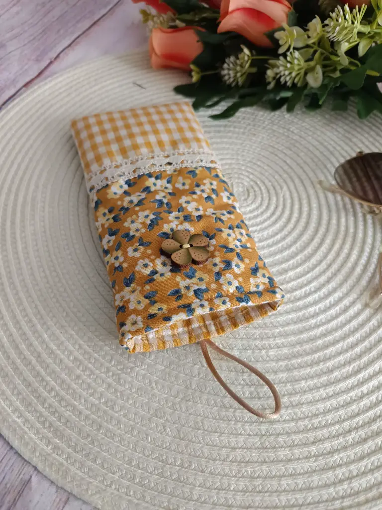 Funda protectora para gafas con flores amarillas