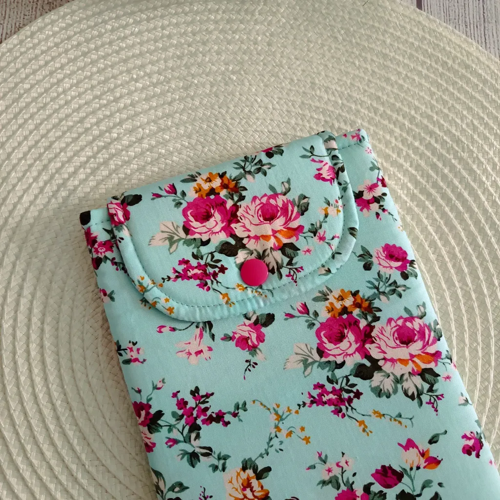 Funda de kindle de tela hecha a mano con tela romantica
