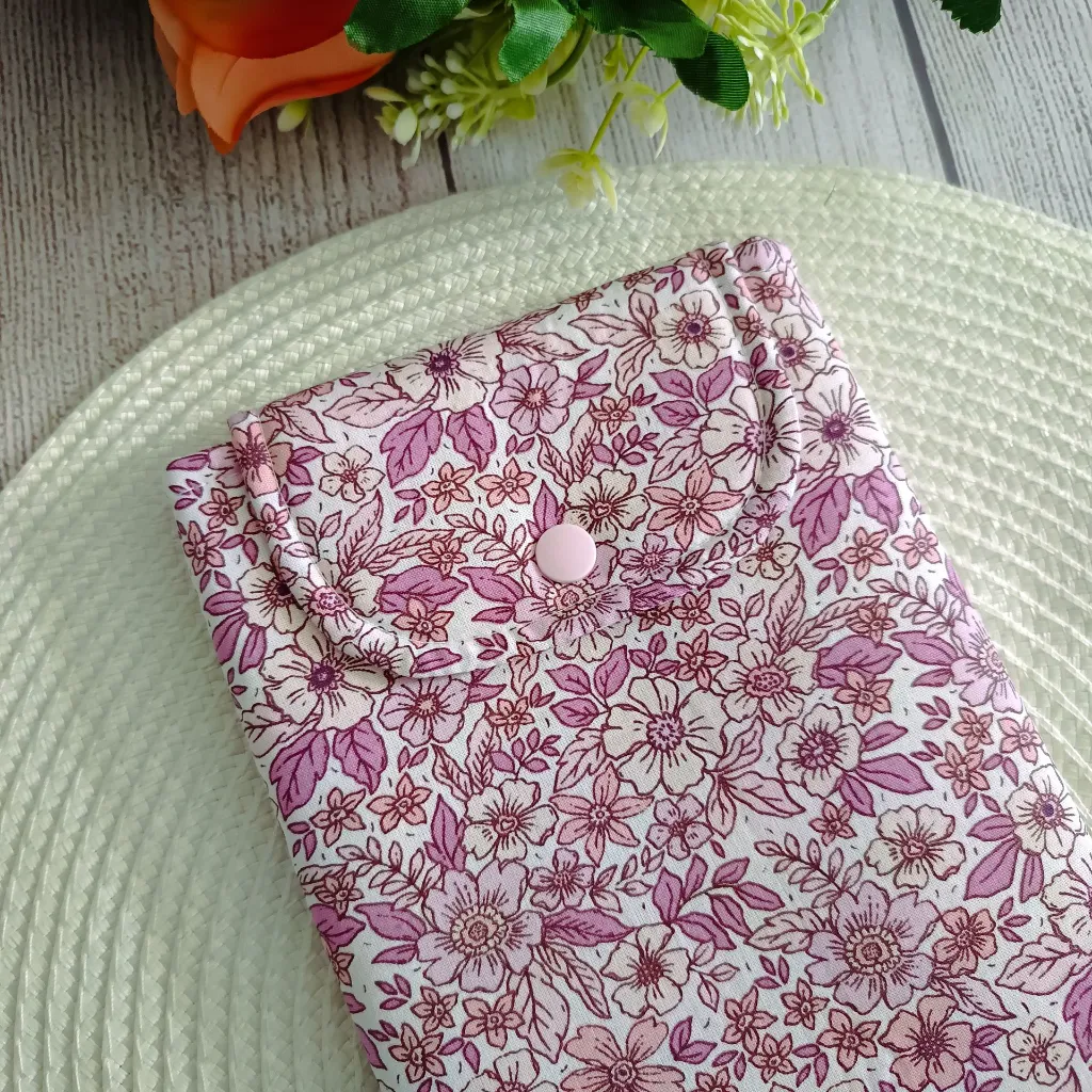 funda kindle tela floral hecha a mano acolchada
