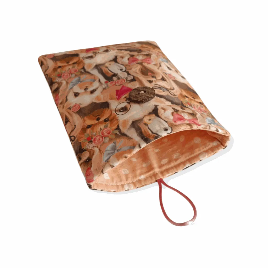 Funda de kindle con interior combinado con tela exterior.