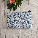 neceser de tela artesanal negro con estampado floral