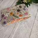 Neceser compacto de tela floral para organización diaria