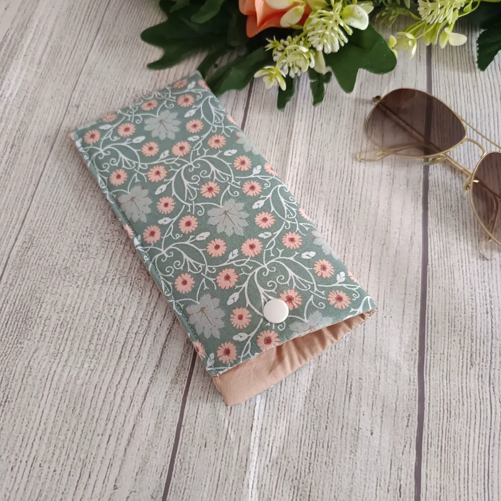 Interior acolchado suave de funda de gafas hecha a mano para proteger lentes