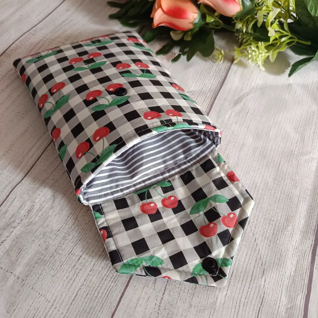 Interior de funda Kindle hecha   a mano,forro de tela y acolchado protector