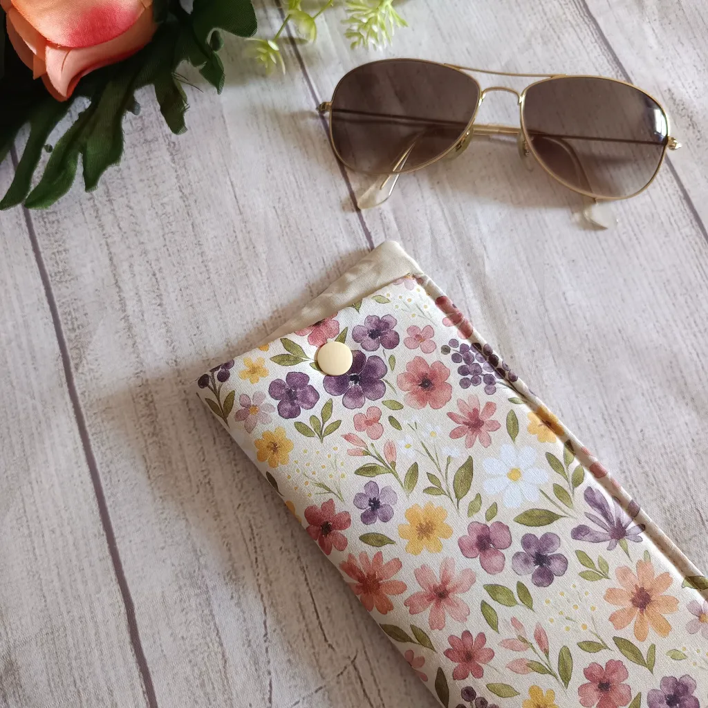 Funda  gafas tela flores silvestres en tonos pastel