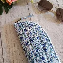 Funda gafas tela con estampado en tonos azules tipo Liberty