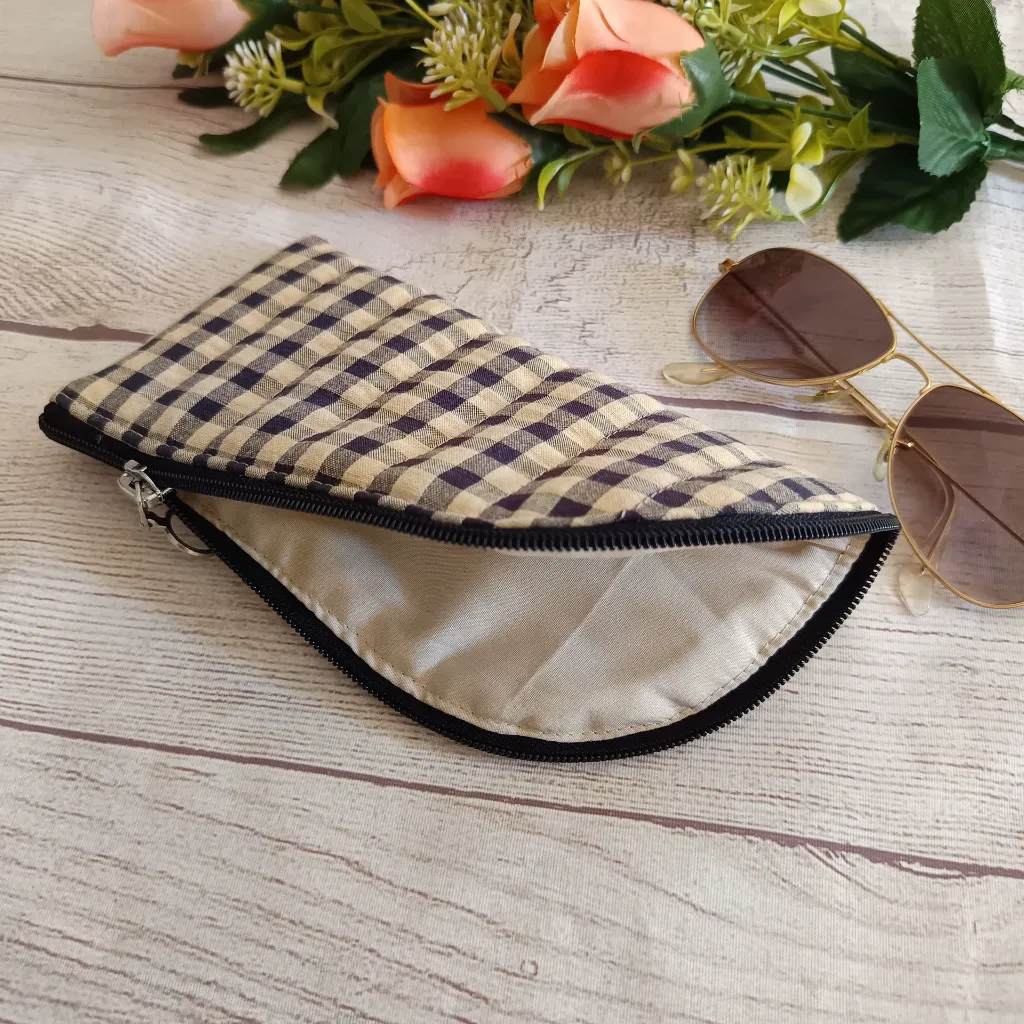 Funda de gafs de tela con cremallera hecha a mano en Menorca
