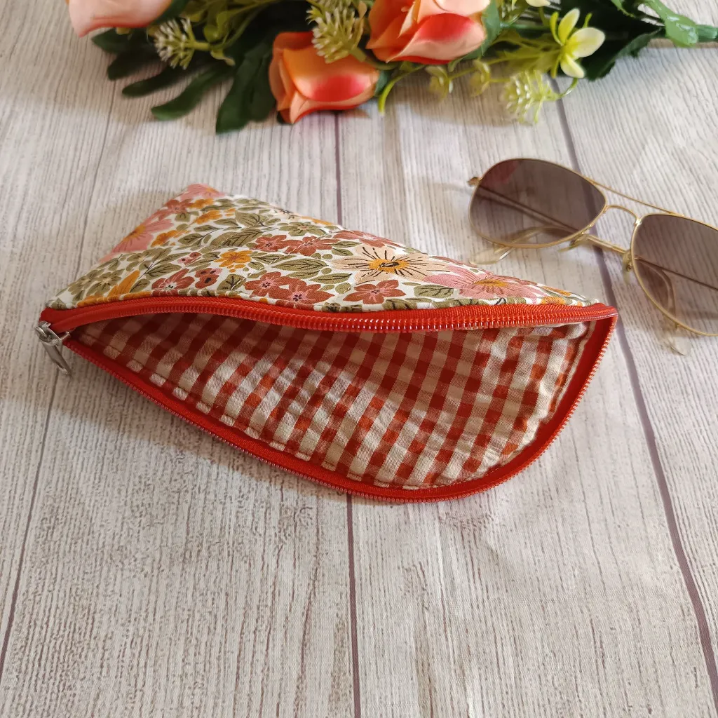 Una funda para gafas con cremallera pensada para el día a día: