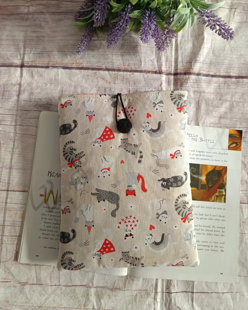 Funda para libro con gatos acolchada  artesanal