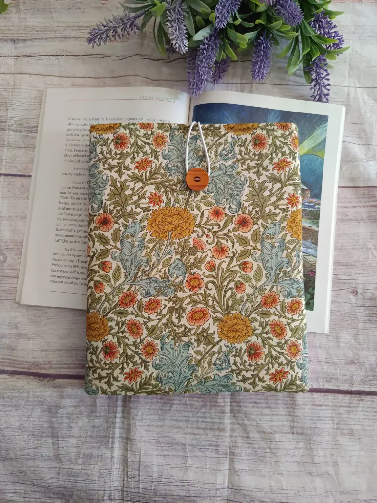 Funda  para Libro hecha a mano Brisa
