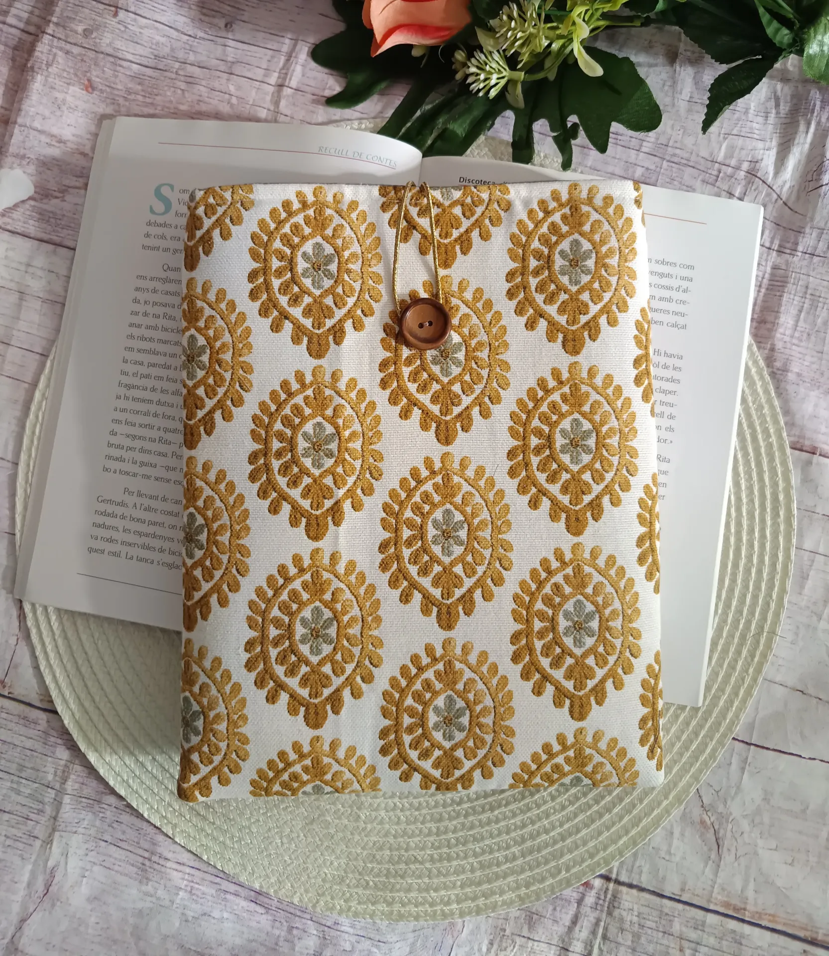 Funda para libro en tonos mostaza| Hecha a mano