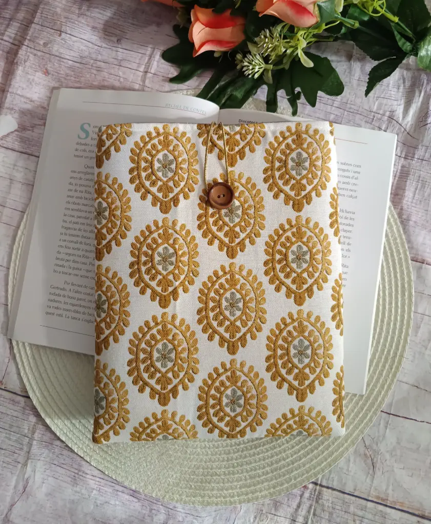 Funda para libro en tonos mostaza| Hecha a mano
