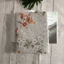 Funda para libro hecha a mano floral – protector acolchado
