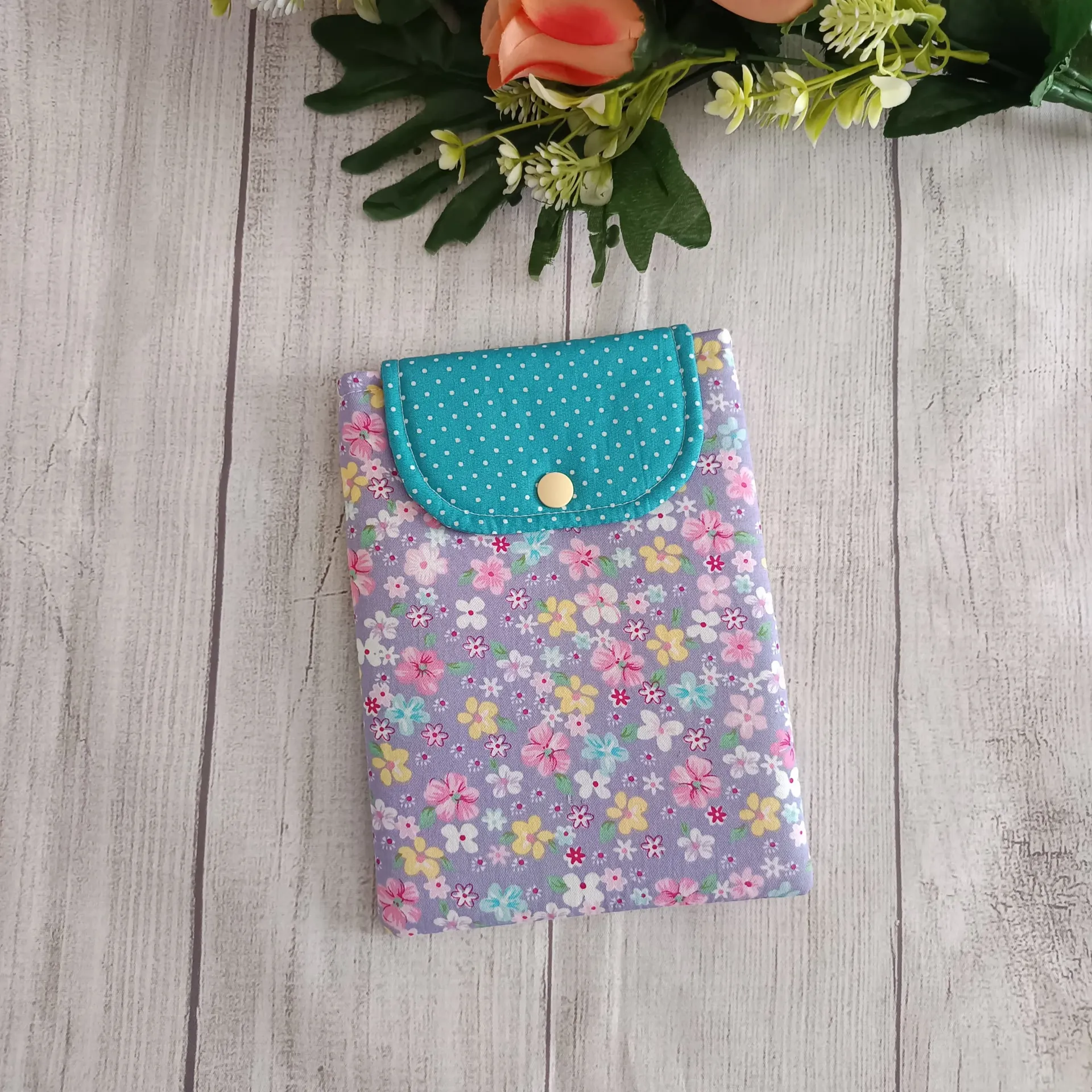 Funda para Kindle Floral en Tonos Lila y Turquesa