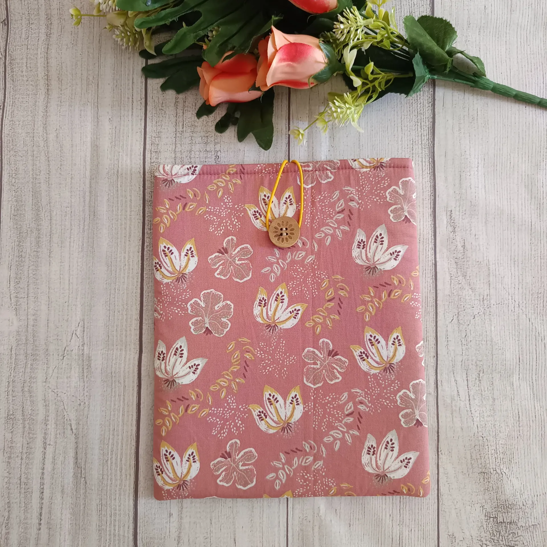 Estuche para libro de tela|Flores rosas hecha a mano