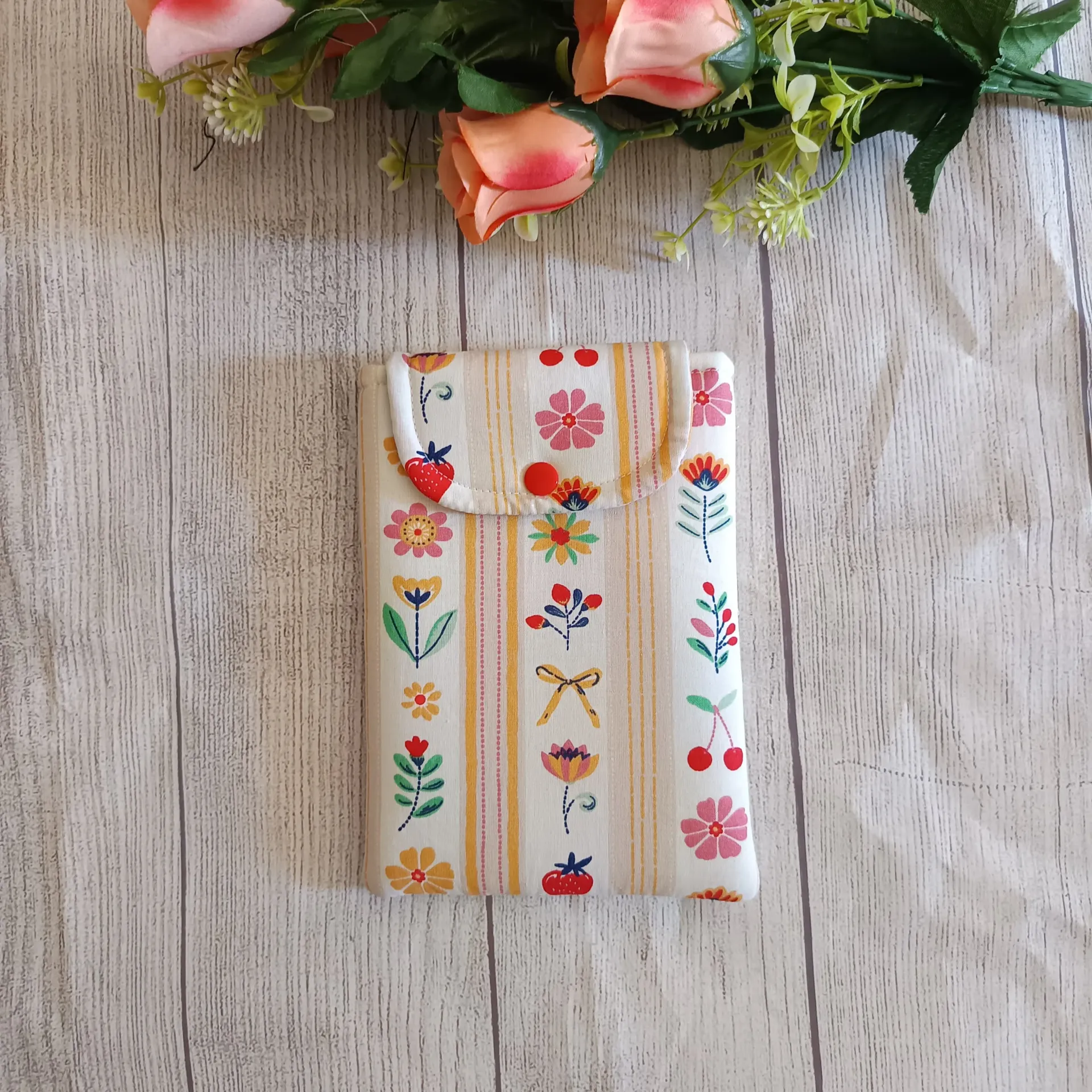Funda Kindle acolchada con estampado floral multicolor