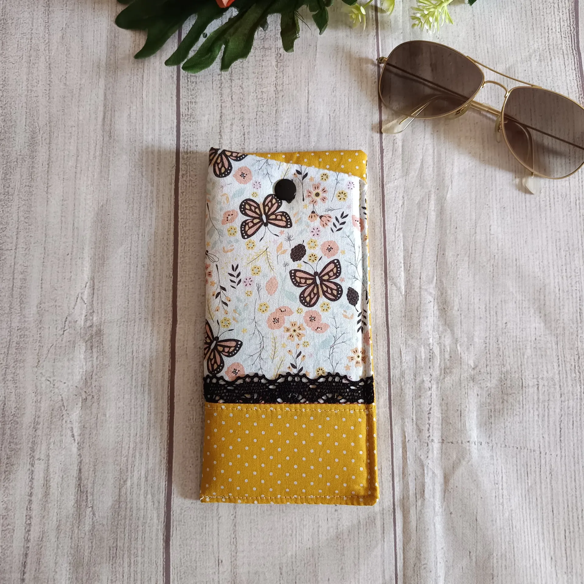 Funda de Gafas Tela Floral Mostaza con Botón