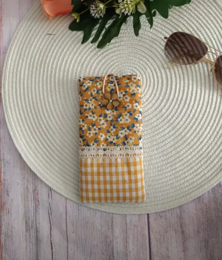 Funda de gafas artesanal hecha a mano en tela floral